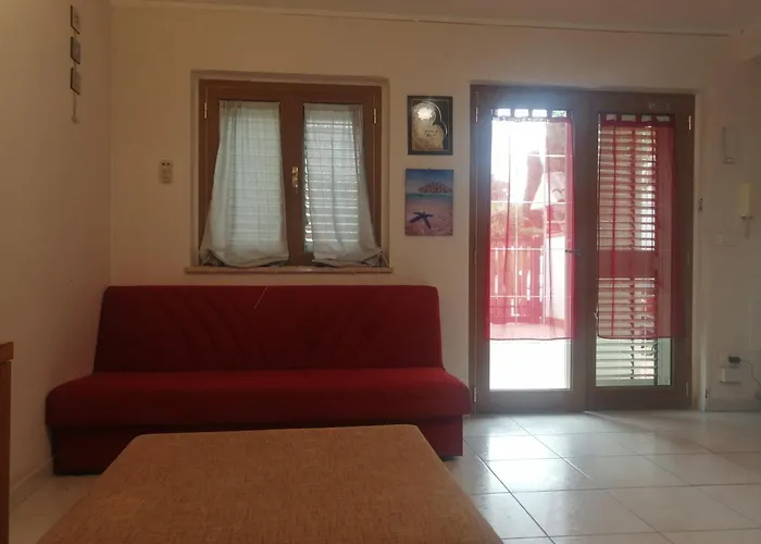 アパート Intero Appartamento, Bilocale Di 55 Mq ,soggiorno-cucina Open Con Divano Letto, Matrimoniale ,con Giardino Privato E Corte,tre Tre Quattro Sette Sei Cinque Uno Tre Due Nove