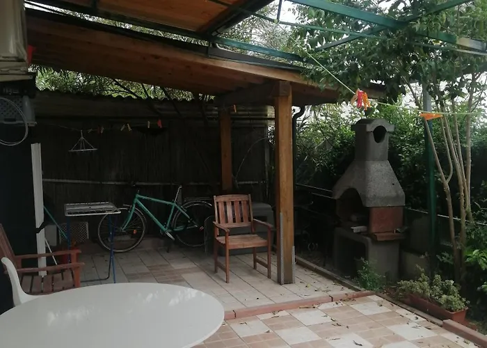 アパート Intero Appartamento, Bilocale Di 55 Mq ,soggiorno-cucina Open Con Divano Letto, Matrimoniale ,con Giardino Privato E Corte,tre Tre Quattro Sette Sei Cinque Uno Tre Due Nove *