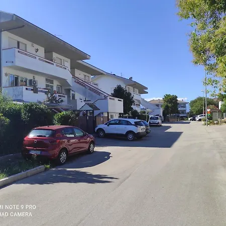 Lägenhet Intero Appartamento, Bilocale Di 55 Mq ,soggiorno-cucina Open Con Divano Letto, Matrimoniale ,con Giardino Privato E Corte Francavilla Al Mare
