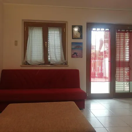 Lägenhet Intero Appartamento, Bilocale Di 55 Mq ,soggiorno-cucina Open Con Divano Letto, Matrimoniale ,con Giardino Privato E Corte